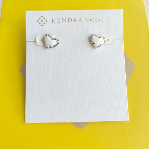 Kendra Scott Ari Heart Silver Ivory Mother-Of-Pearl Stud Earrings fashion - Picture 1 of 2